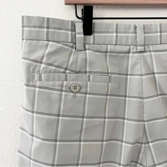 Nike Golf Shorts - Picture 5 of 7